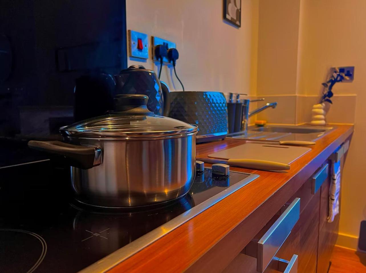 Penthouse Gem, Central, Scenic Views, Stylish, Modern, City Centre 2Br Sheffield Buitenkant foto