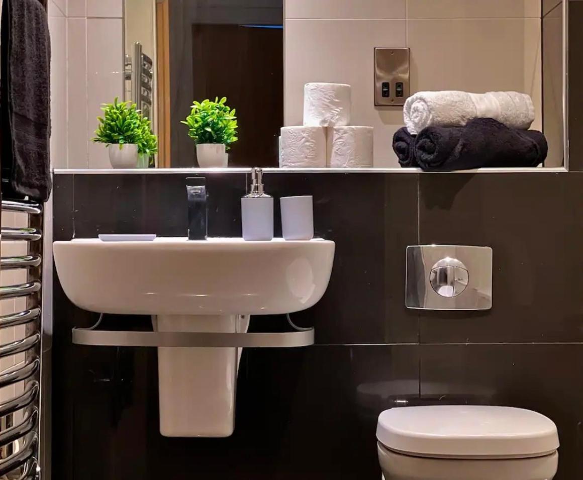 Penthouse Gem, Central, Scenic Views, Stylish, Modern, City Centre 2Br Sheffield Buitenkant foto